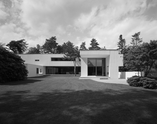 Villa Waalre / Russell Jones - Imagem 18 de 34