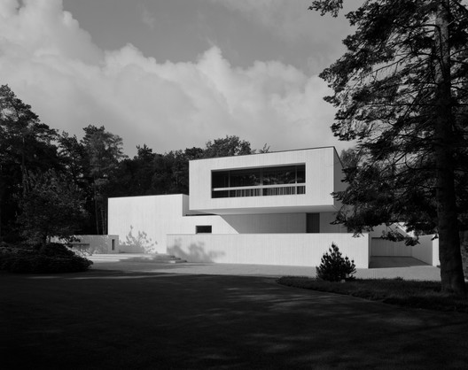 Villa Waalre / Russell Jones - Imagem 27 de 34