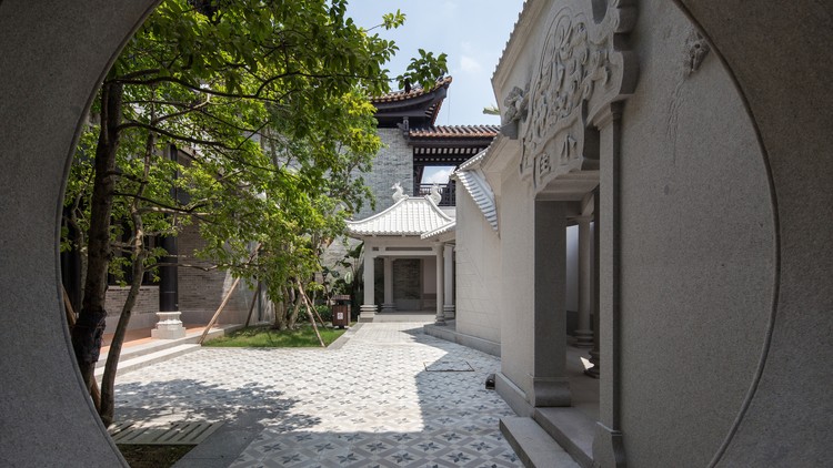 The Museum of Cantonese Opera Art / Architectural Design and Research Institute of SCUT + Architectural Designand Research Institute of Guangdong Province - Facade, Courtyard