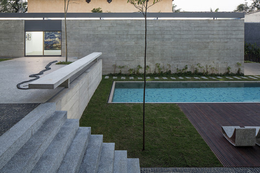 Tips For Using Exposed Concrete in Architecture Tips For Using Exposed Concrete in Architecture - Image 11 of 14