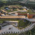 Centro Internacional de Arte y Hotel a la Fortaleza de Sant Julià de Ramis  / Fuses- Viader Architects - Centro Artes Visuales, Jardín