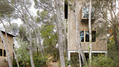 Dos Casas de Corcho / Lopez Rivera