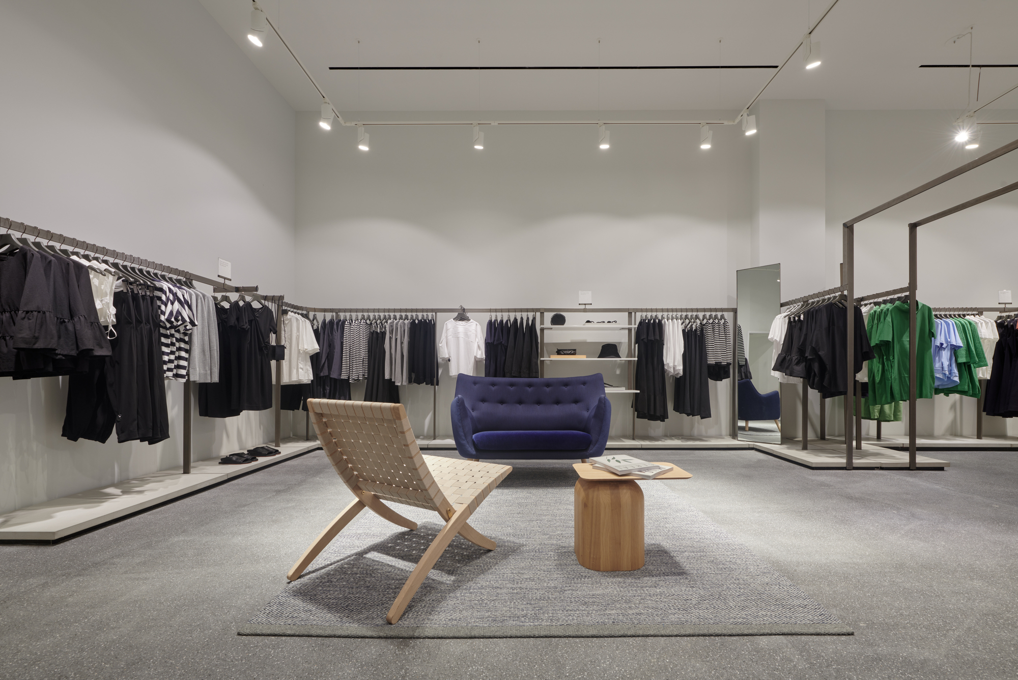 Gallery of COS Chicago Oak Street / COS in-house architectural team - 18