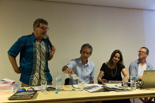 Debate at Escola da Cidade on Jan Gehl and life in the city