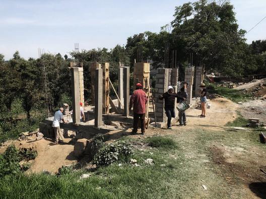 Después del 19S: Apoya la iniciativa de Dellekamp Arquitectos por reconstruir hogares en Ecatzingo, Estado de México - Imagen 17 de 24