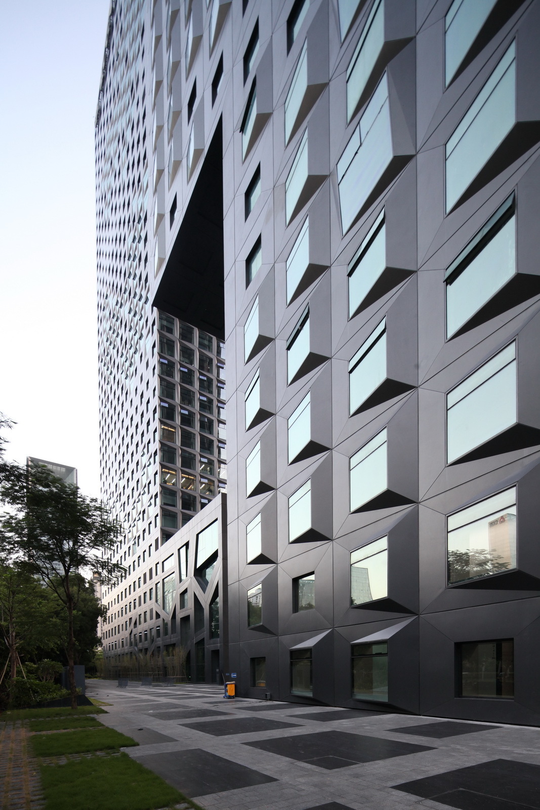 画廊 深圳中广核大厦 / 孟岩｜都市实践 - 3