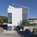 Casa “Hidden Cross” / Ntovros Vasileios Architects - Casas