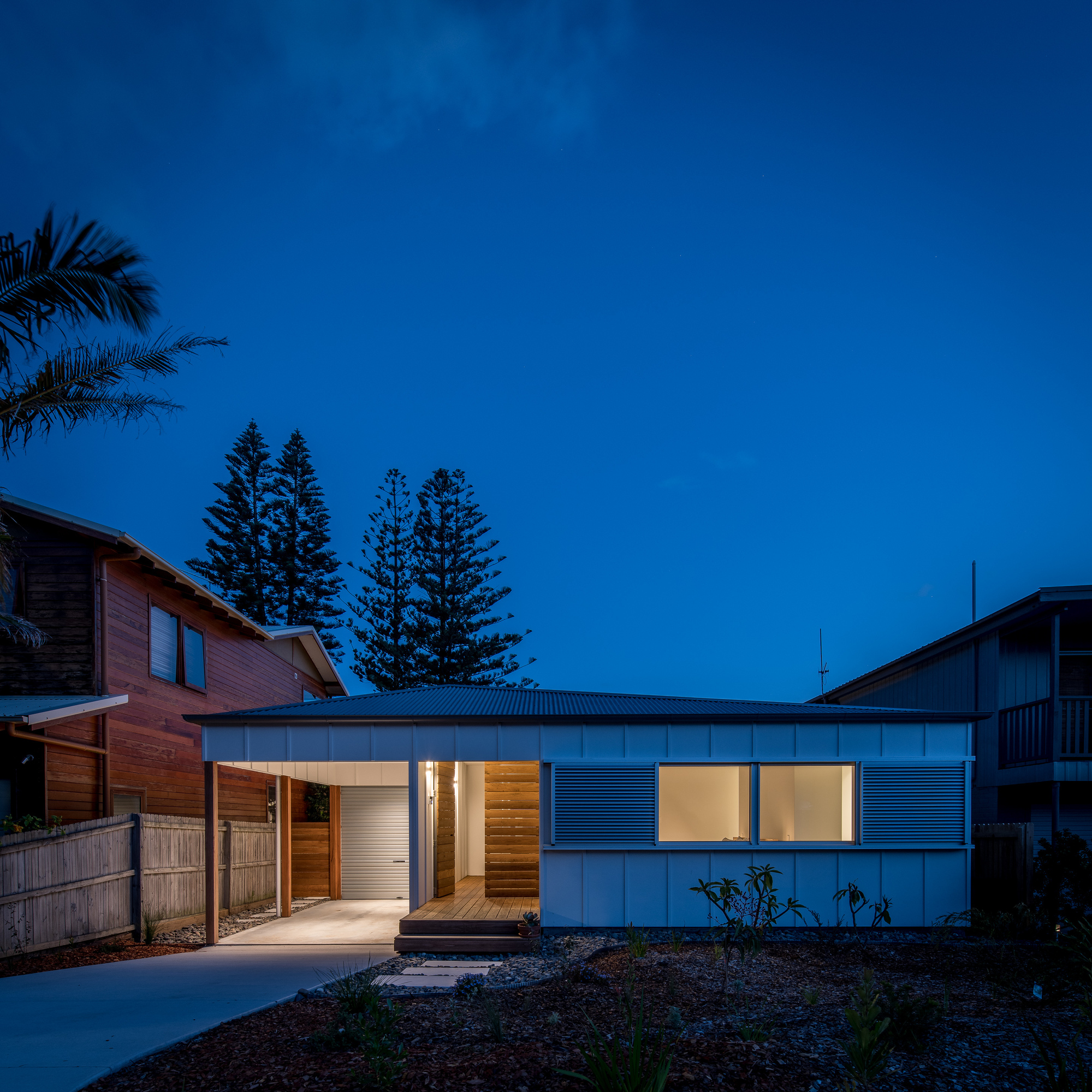 Gallery of Blueys Beach House 5 / Bourne Blue Architecture 14