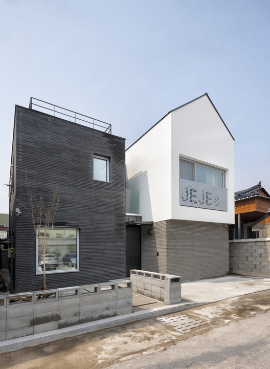 JEJE Guesthouse / skimA JEJE Guesthouse / skimA - Imagem 7 de 23