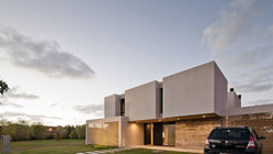 Residência Olivos / TATÚ Arquitectura