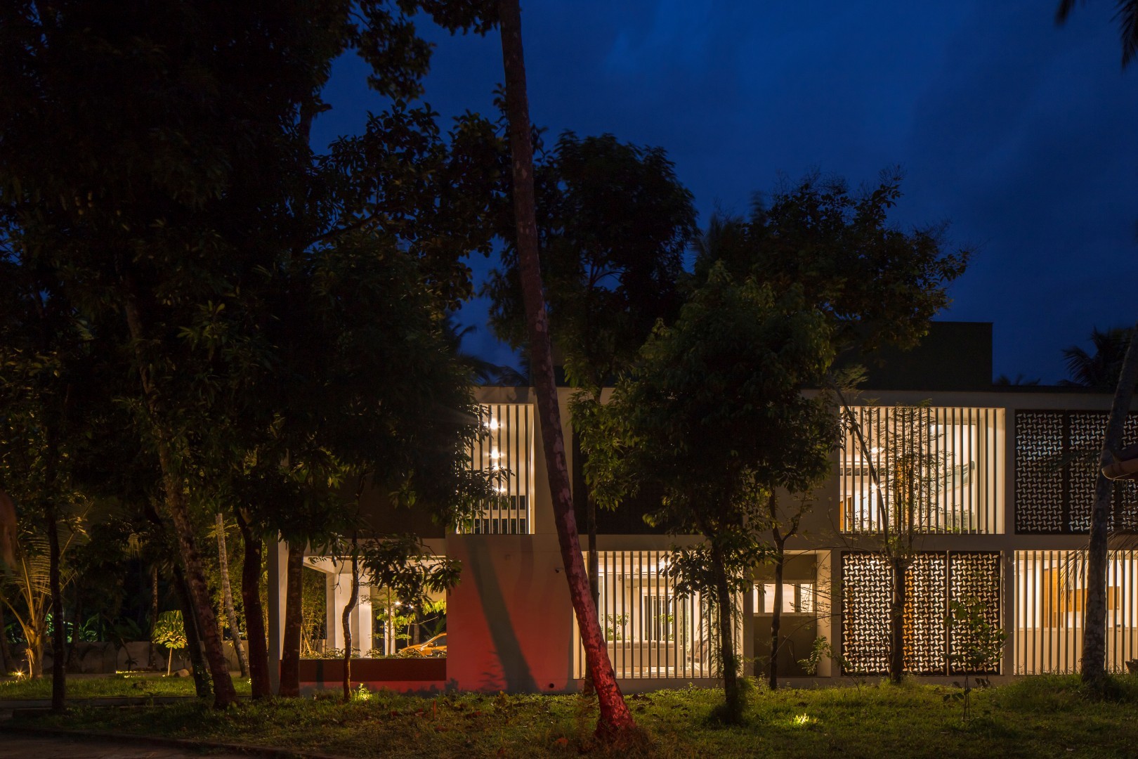 Gallery of The Regimented House / LIJO RENY architects - 8