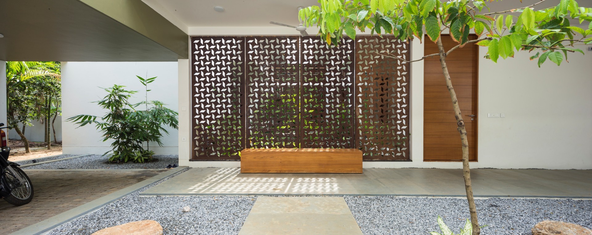 Gallery of The Regimented House / LIJO RENY architects - 18