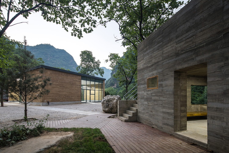 Centro de Visitantes Chatouya / Tumushi Architects - Centro De Visitantes