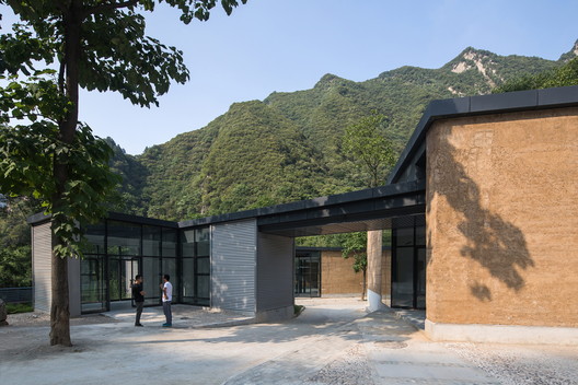 Centro de Visitantes Chatouya / Tumushi Architects - Imagem 2 de 25
