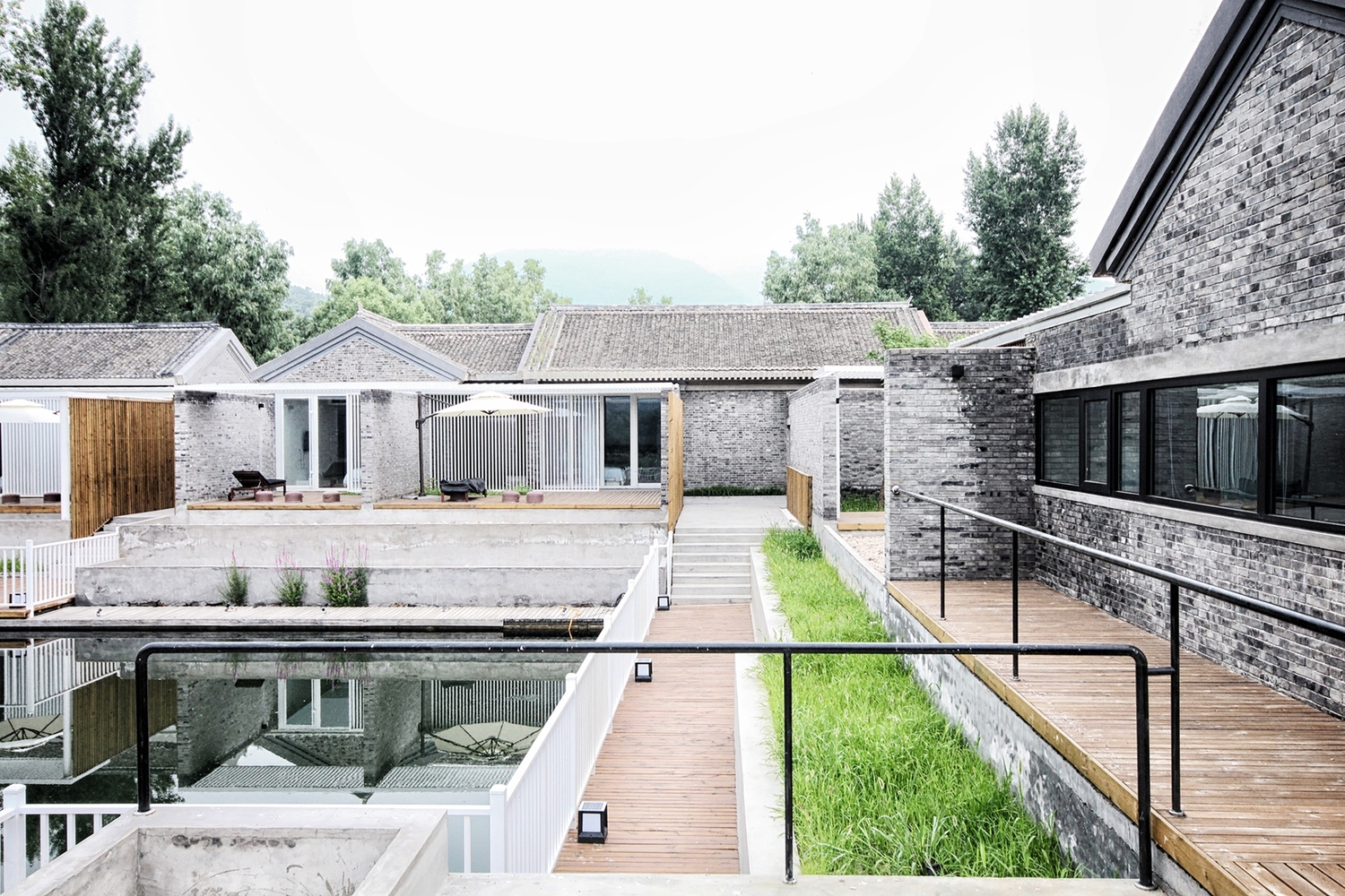 Gallery of Luoqi Xitang Village B&B Hotel / Monolith Architects - 4