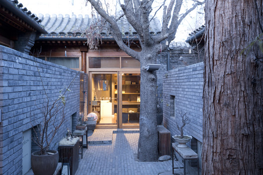 Casa dos Dez Pátios / Atelier ZAI - Imagem 7 de 24