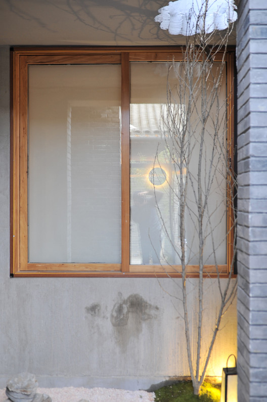 Casa dos Dez Pátios / Atelier ZAI - Imagem 12 de 24