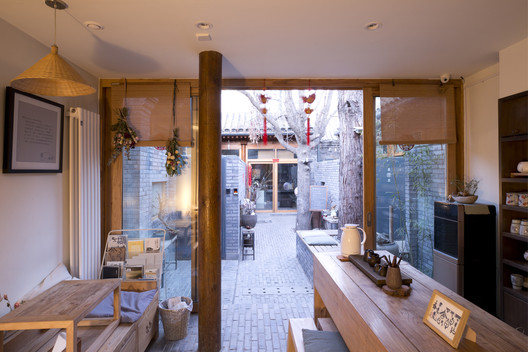 Casa dos Dez Pátios / Atelier ZAI - Imagem 4 de 24