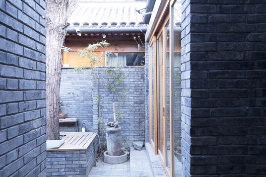 Casa dos Dez Pátios / Atelier ZAI - Imagem 5 de 24