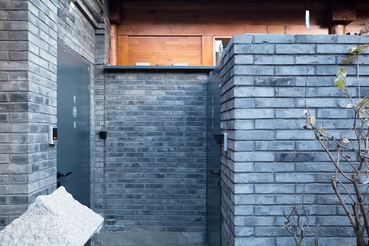Casa dos Dez Pátios / Atelier ZAI - Imagem 18 de 24