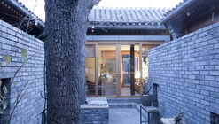 Ten Courtyard House / Atelier ZAI