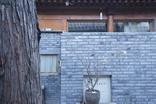 Casa dos Dez Pátios / Atelier ZAI - Imagem 14 de 24