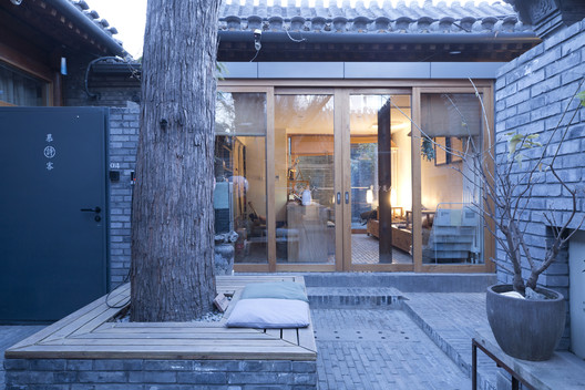Casa dos Dez Pátios / Atelier ZAI - Imagem 8 de 24