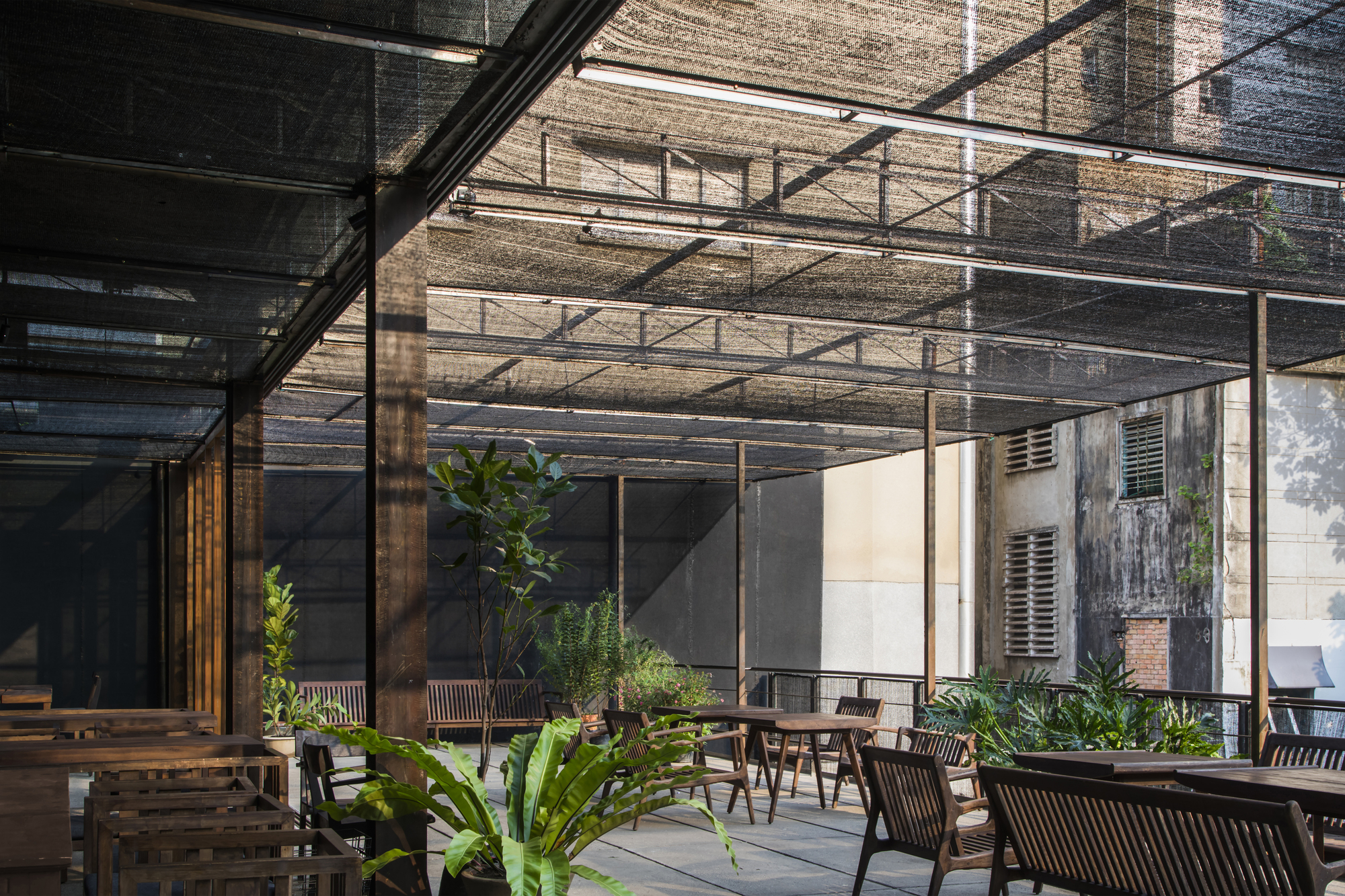 Galería de Restaurante de sombra / NISHIZAWAARCHITECTS 9