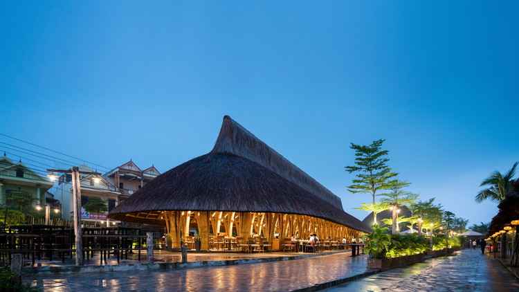 Bamboo Long House Restaurant / BambuBuild - Waterfront