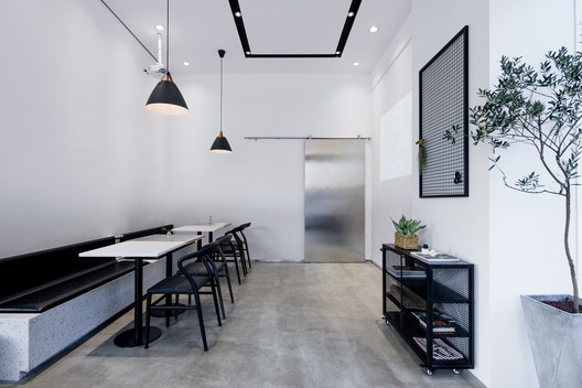 ITAFE Coffee & Drinking Store / daylab studio - Imagem 4 de 24
