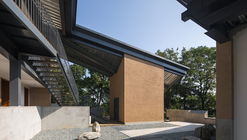 Academia Jingfeng / Tumushi Architects
