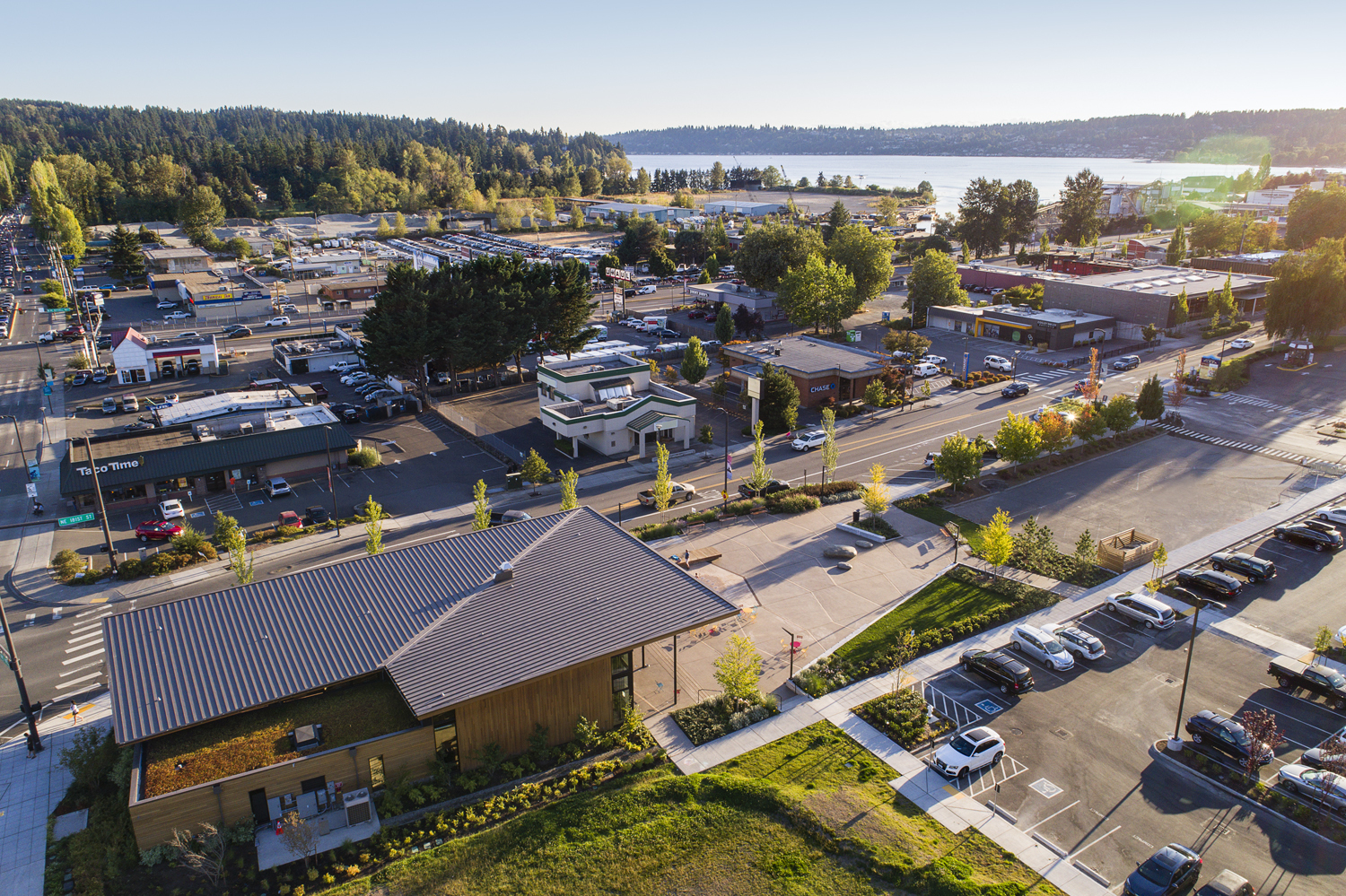 Galería de El Hangar de Kenmore Town Square / Graham Baba Architects 9