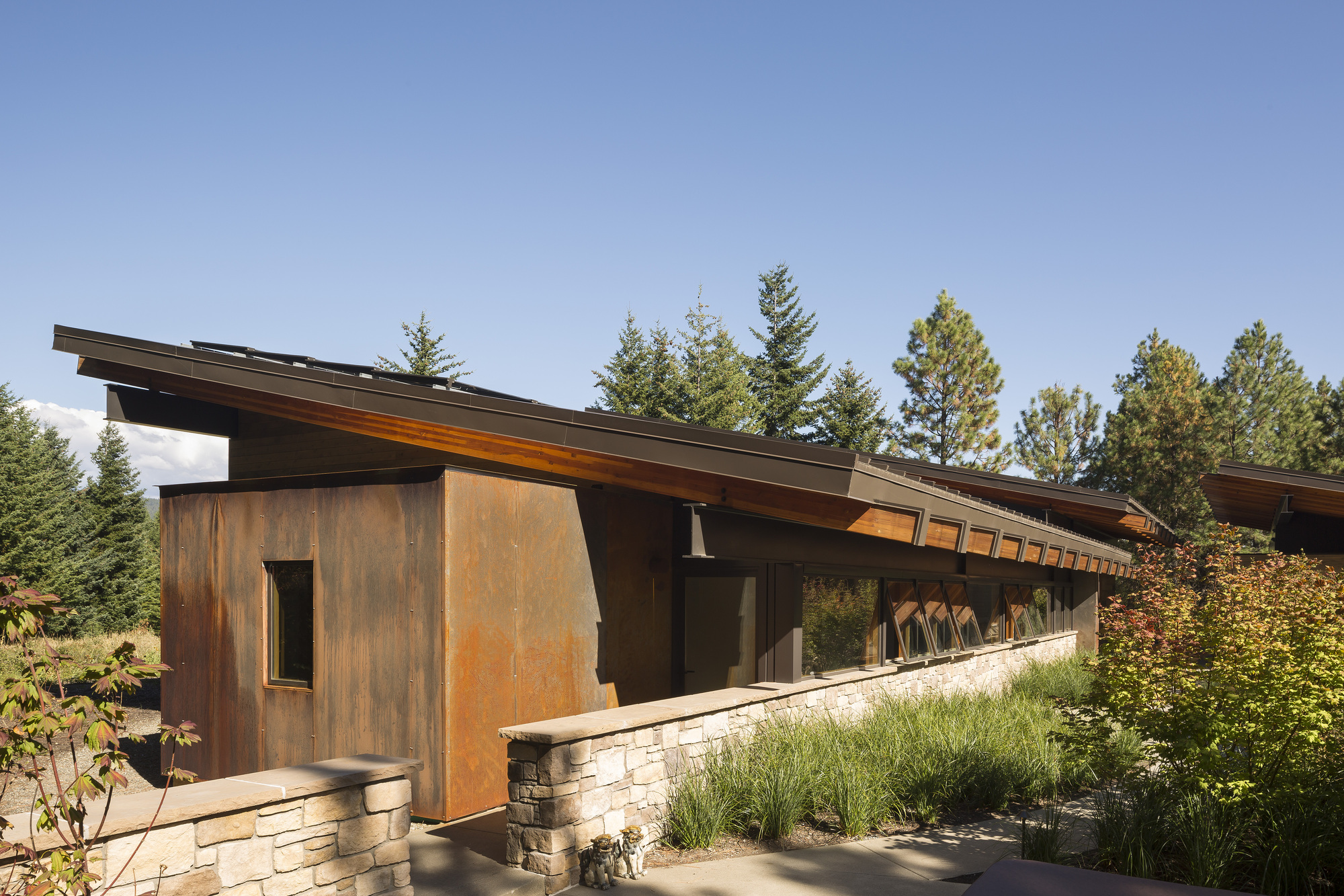 Gallery of Tumble Creek Cabin / Coates Design: Architecture + Interiors ...