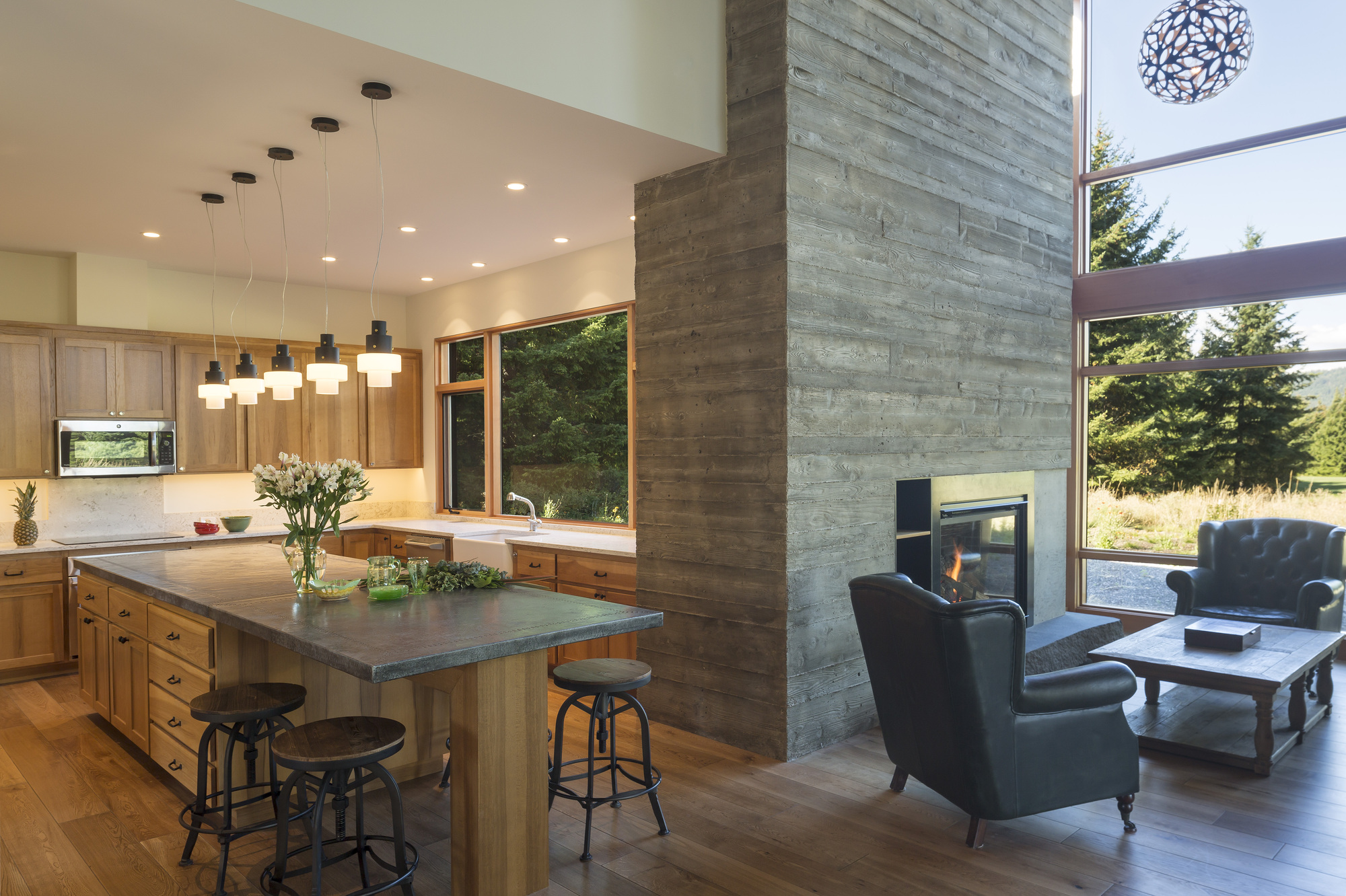 Gallery of Tumble Creek Cabin / Coates Design: Architecture + Interiors ...