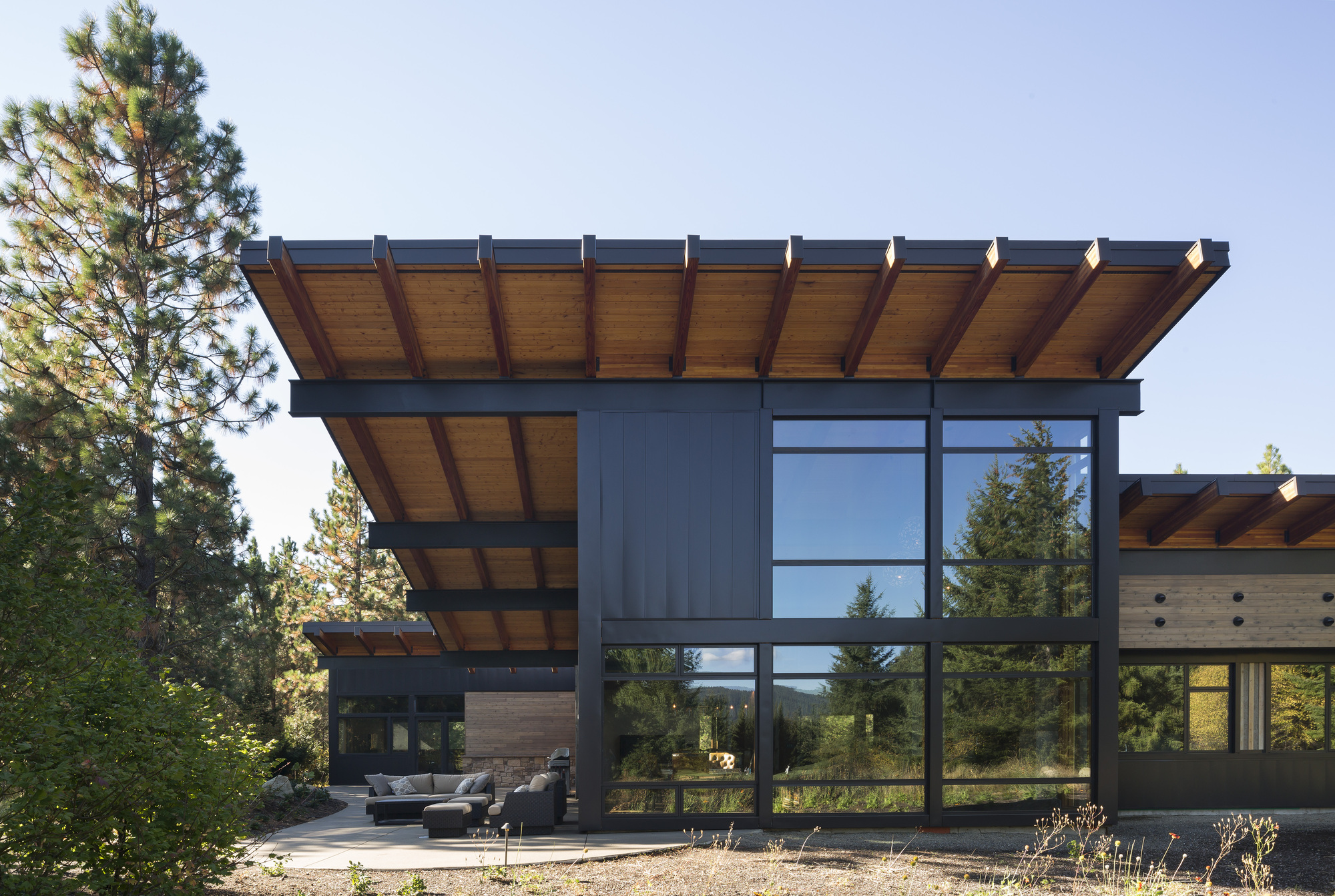 Gallery of Tumble Creek Cabin / Coates Design: Architecture + Interiors ...