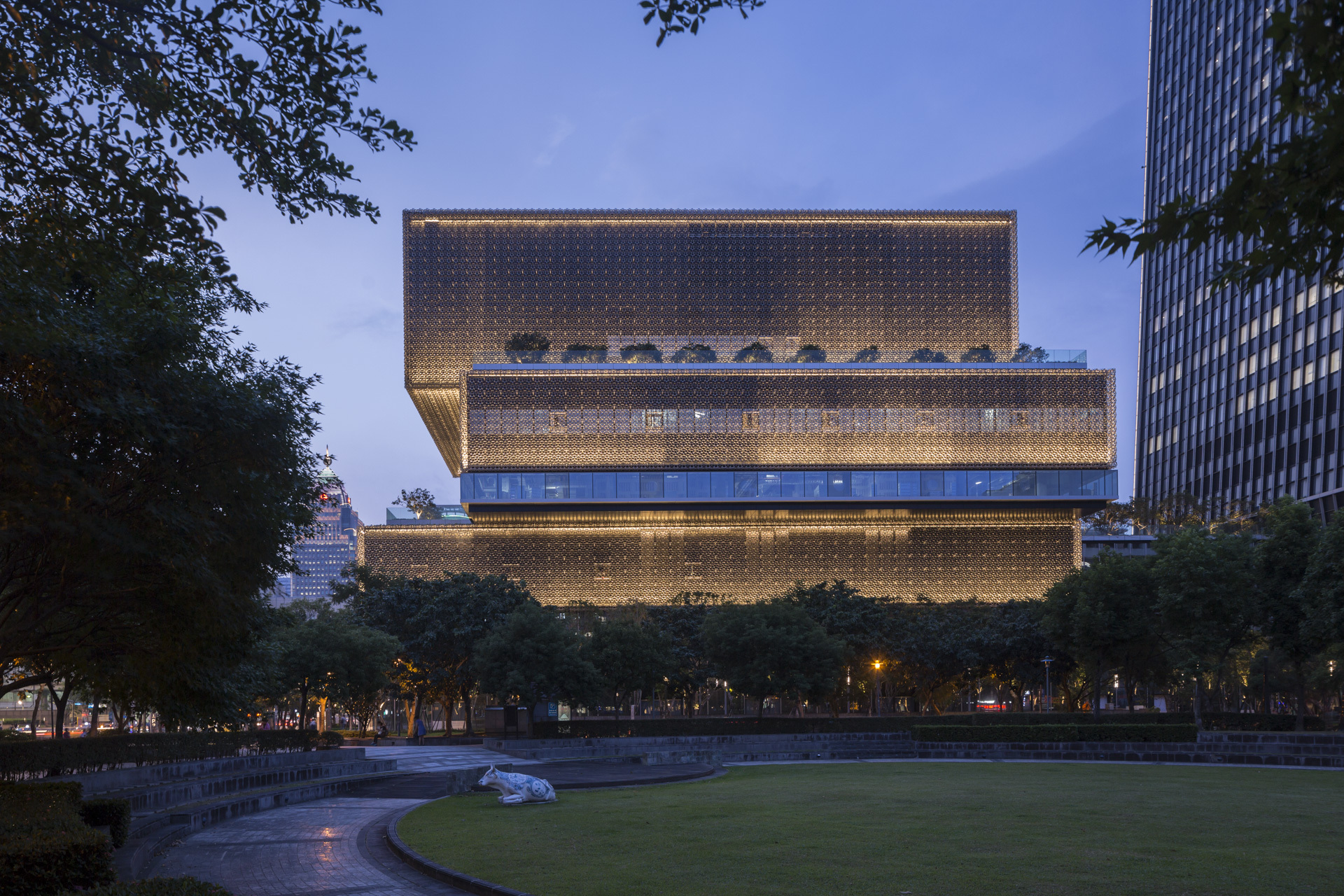 gallery-of-taipei-nanshan-plaza-mitsubishi-jisho-sekkei-17