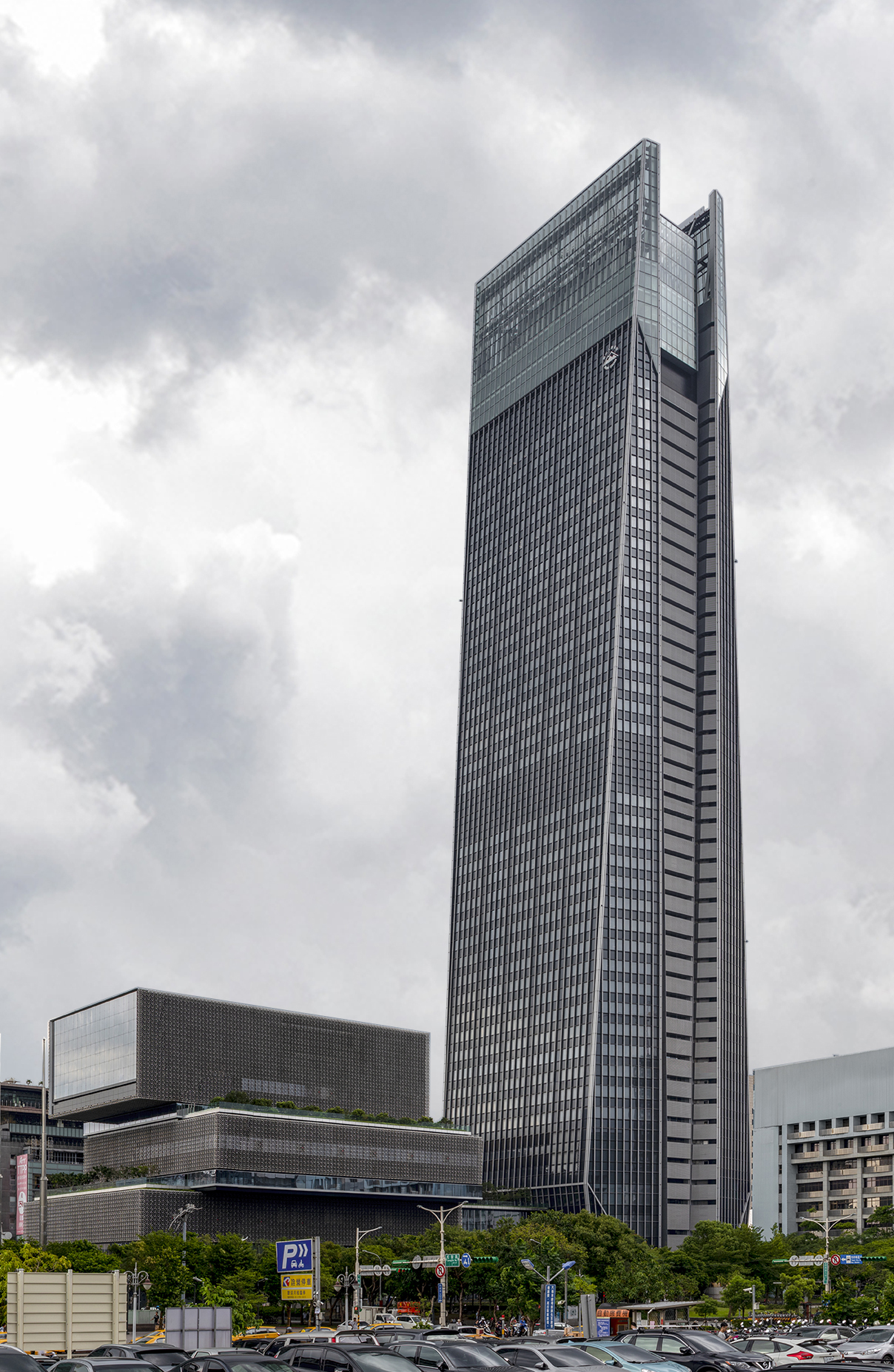 gallery-of-taipei-nanshan-plaza-mitsubishi-jisho-sekkei-6