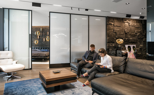黑色回归 / 33bY Architecture - 7 的图像 17