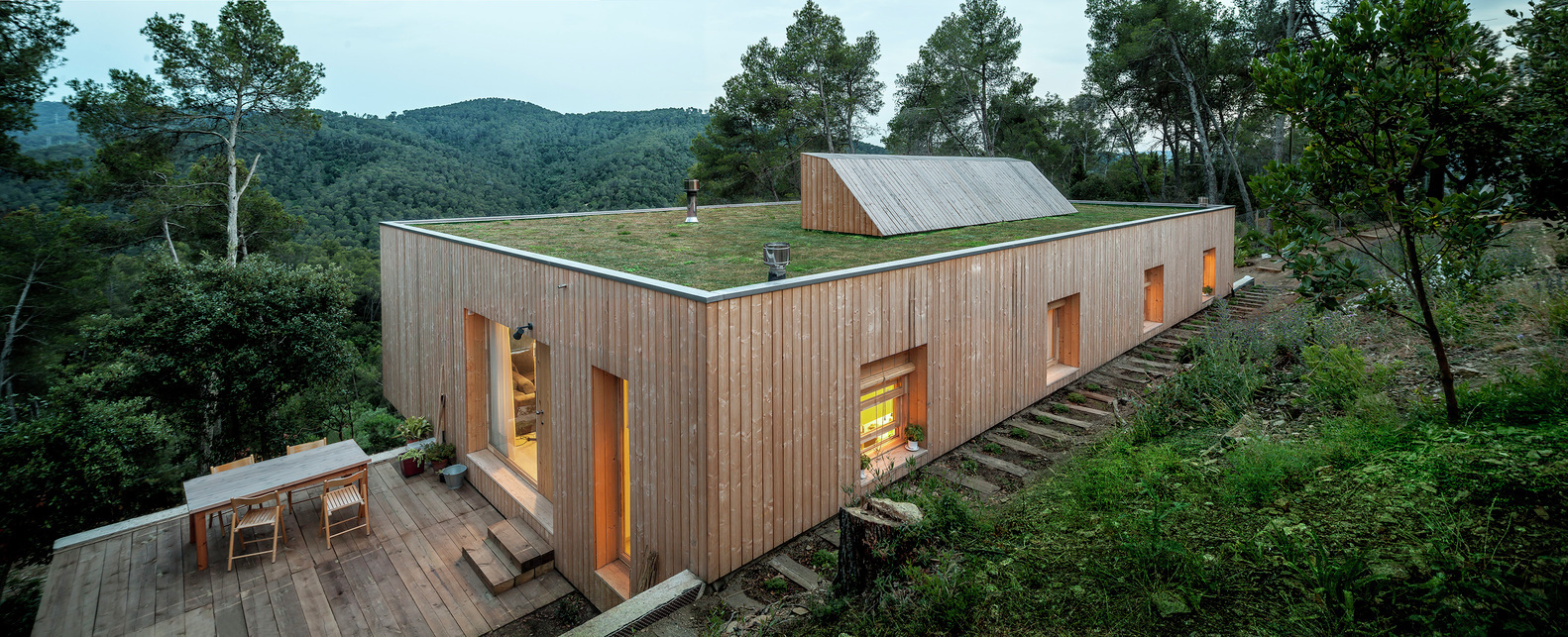 Gallery of 18 Spectacular Living Roofs in Detail 22