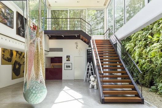 Galeria de arte / BZP Arquitetura - Escada, Porta, Corrimão