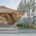 Roof inspired by the swallow's ridge. Image © SCHRAN Architectural Photography