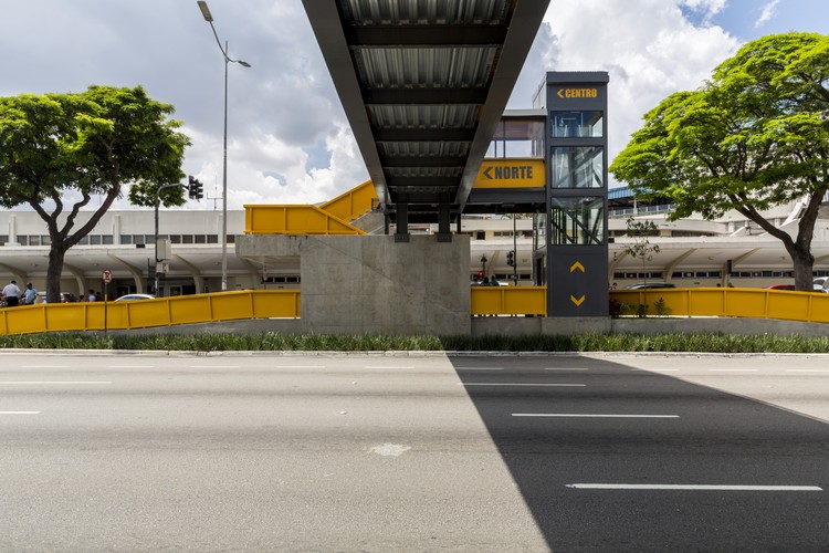 Passarela do Aeroporto de Congonhas / Estúdio Artigas + H2C Arquitetura - Fachada