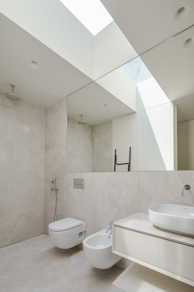 Casa Rio Mau / Raulino Silva - Banheiro, Pia, Bacia Sanitária