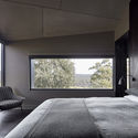 Oikos Breakneck Gorge / Robert Nichol and sons - Houses, Bedroom, Facade, Bed, Chair