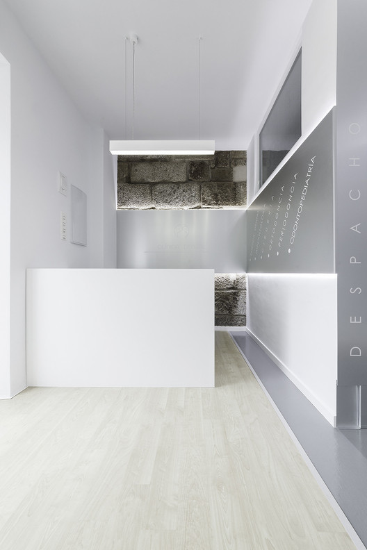 Salas de espera, habitaciones, recepciones y patios en arquitectura hospitalaria: 43 ejemplos notables - Imagen 39 de 44