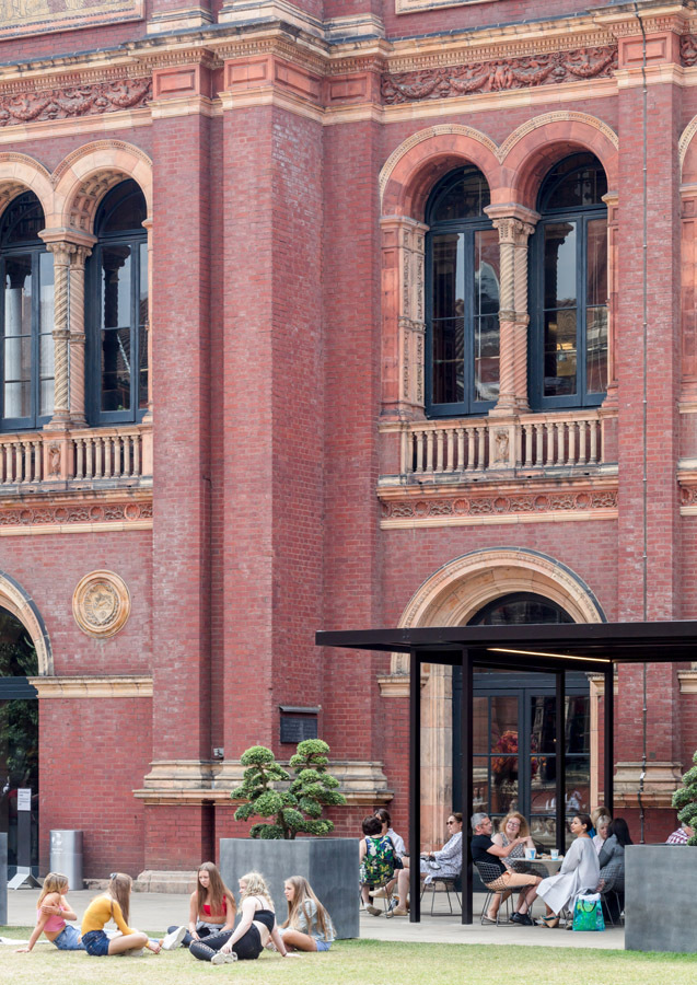 Gallery of V&A Garden Cafe / Reed Watts Architects 11