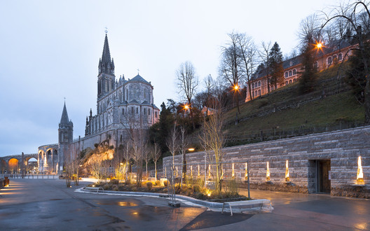 Santuarios de Lourdes / INCA Architectes Santuarios de Lourdes / INCA Architectes - Imagen 13 de 23