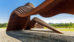  Mountain / Zhaohong Zhang