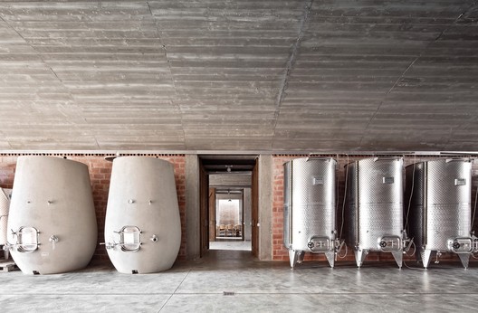 Arquitetura do vinho: adegas, salas de máquinas e centros de degustação - Imagem 3 de 28