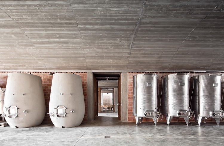 Arquitetura do vinho: adegas, salas de máquinas e centros de degustação - Imagem 3 de 28